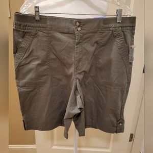 NWT Karen Scott Size 18 Shorts